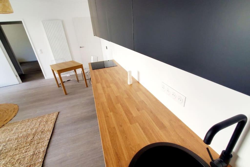 Apartment T2 Cosy, Tres Calme, Terrasse, Petit Jardin Et Parking